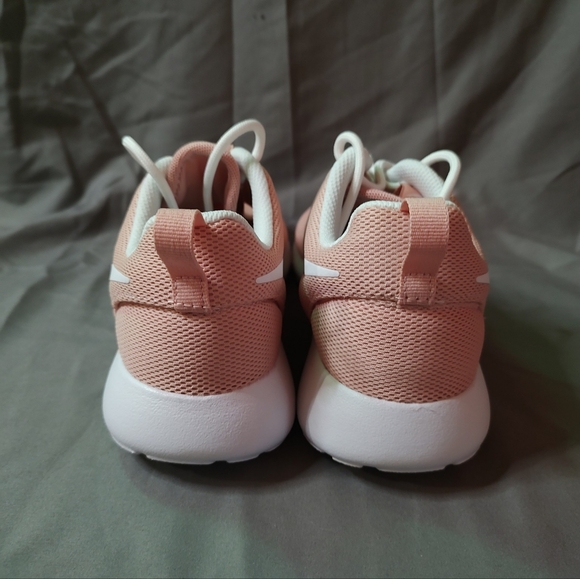 W nike roshe one - Picture 3 of 5